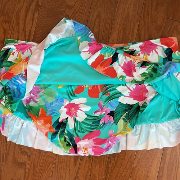 La Blanca Flowered‎ Skirted Bikini Bottom NWT - Picture 6 of 14
